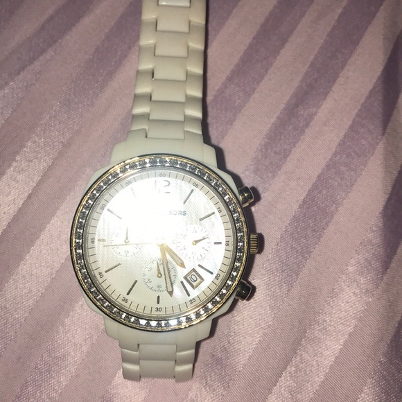 Micheal Kors watch - Picture 7 of 12